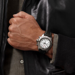 Super Avenger Chronograph 48  A133751A1A1X1