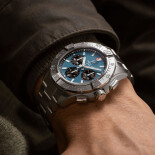 Avenger B01 Chronograph 44 AB0147101C1A1