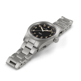 Khaki Field Quartz 38 mm H69401131